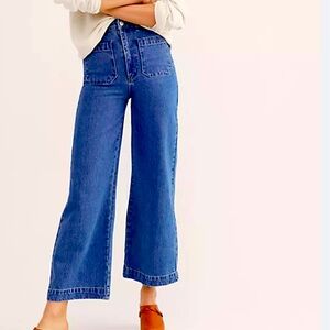 ROLLA’S Sailor Jean Crop in Ashley Blue
